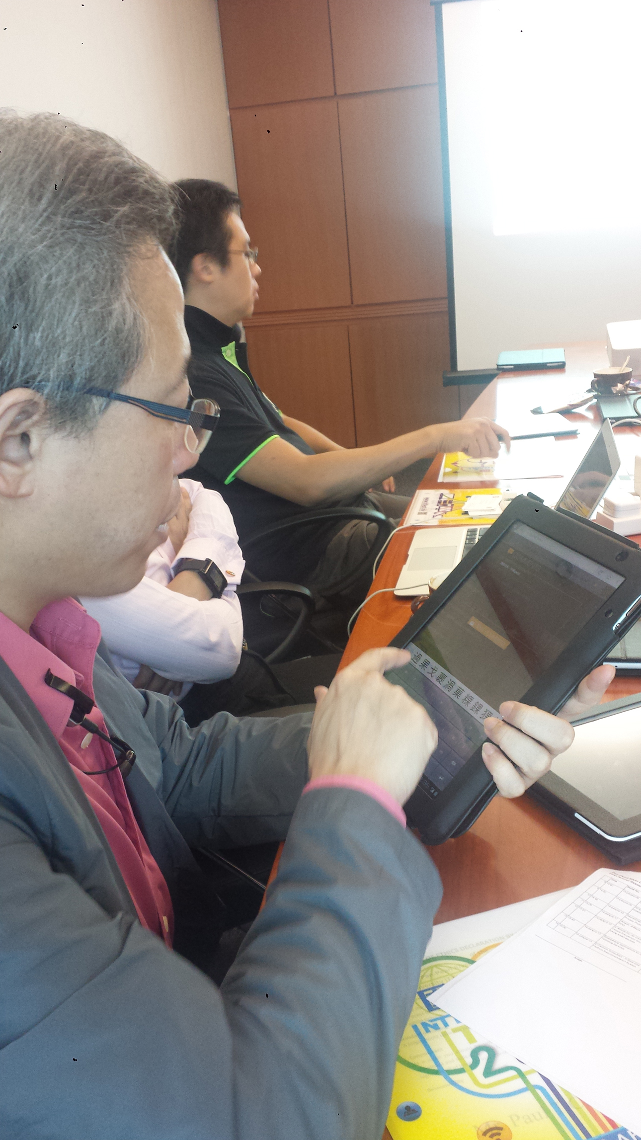 Judges using mobile tablet system